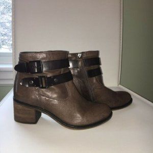 Adorable, comfortable Franco Sarto Artist Collection bootie